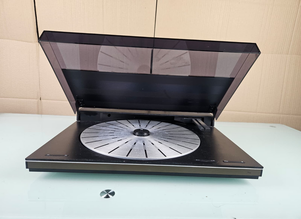 B&O BANG & OLUFSEN BEOGRAM 9000 TURNTABLE