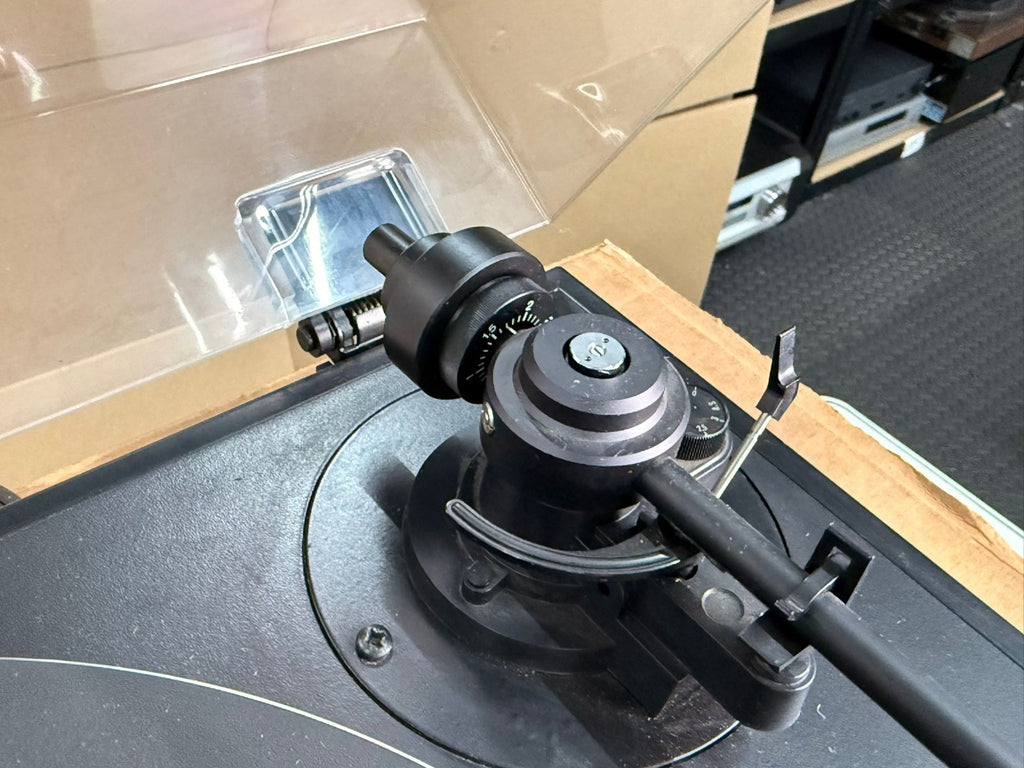 ARISTON Q DECK WITH ORTOFON CARTRIDGE TURNTABLE