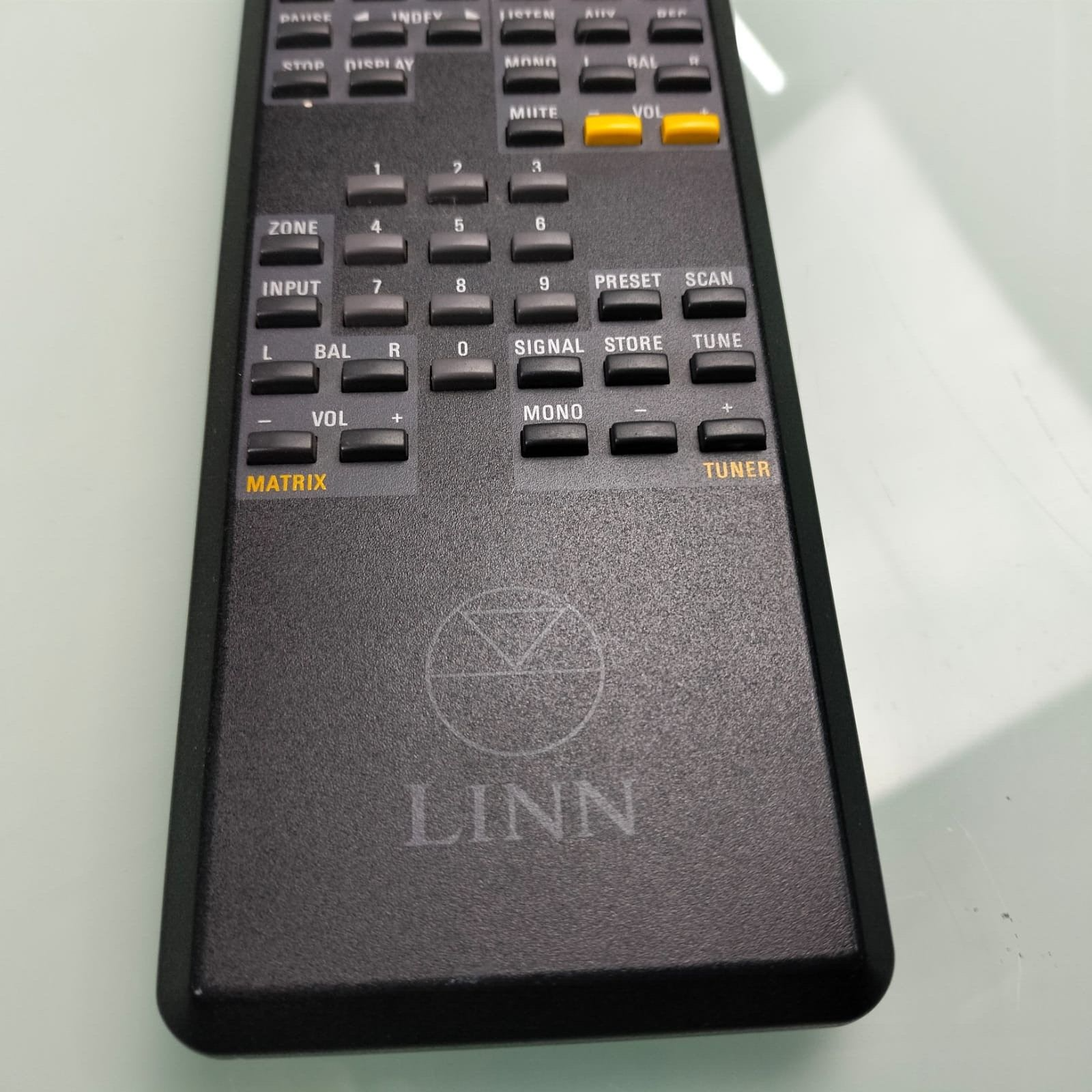 LINN KAIRN PRO PREAMPLIFIER WITH REMOTE