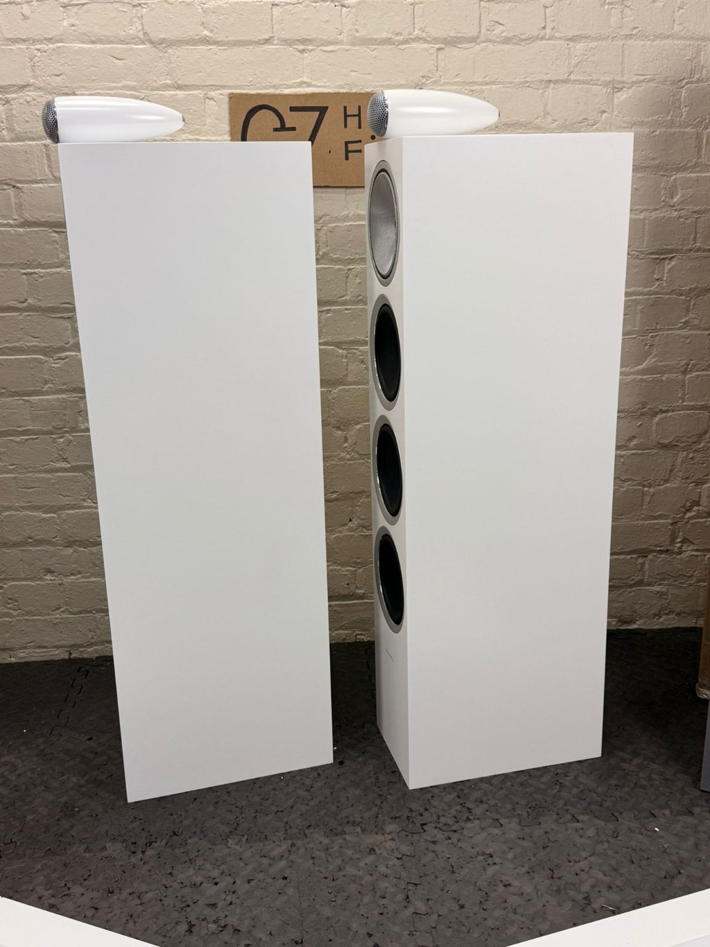 BOWERS & WILKINS B&W 702 S2 FLOOR STANDING SPEAKERS