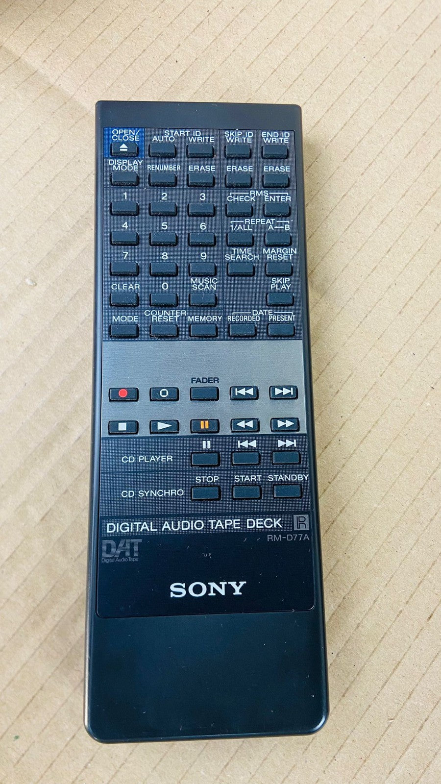 SONY DTC 77ES DIGITAL AUDIO TAPE DECK