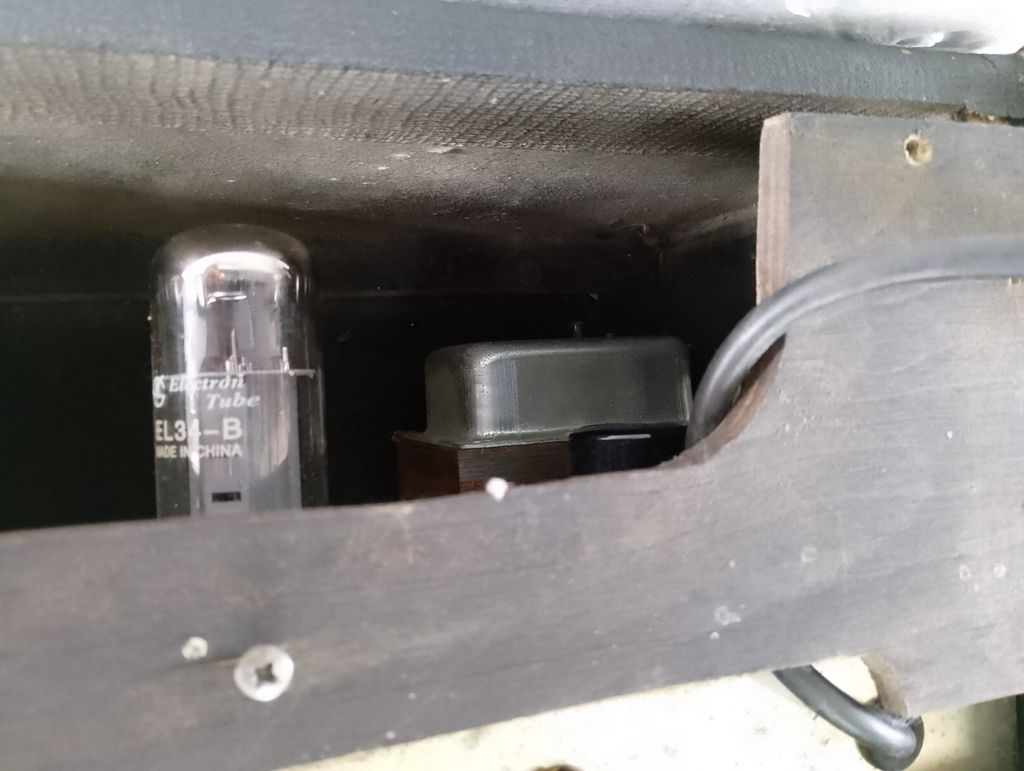 KELLY VALVE TUBE GUITAR AMPLIFIER