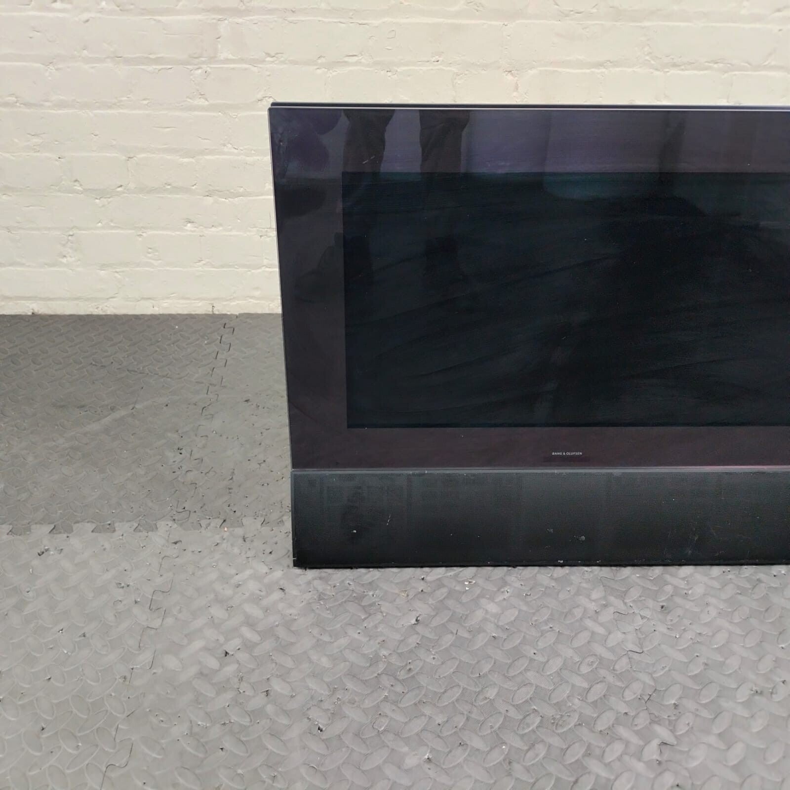 BANG & OLUFSEN B&O BEOCENTER 6 26 INCH TV #002