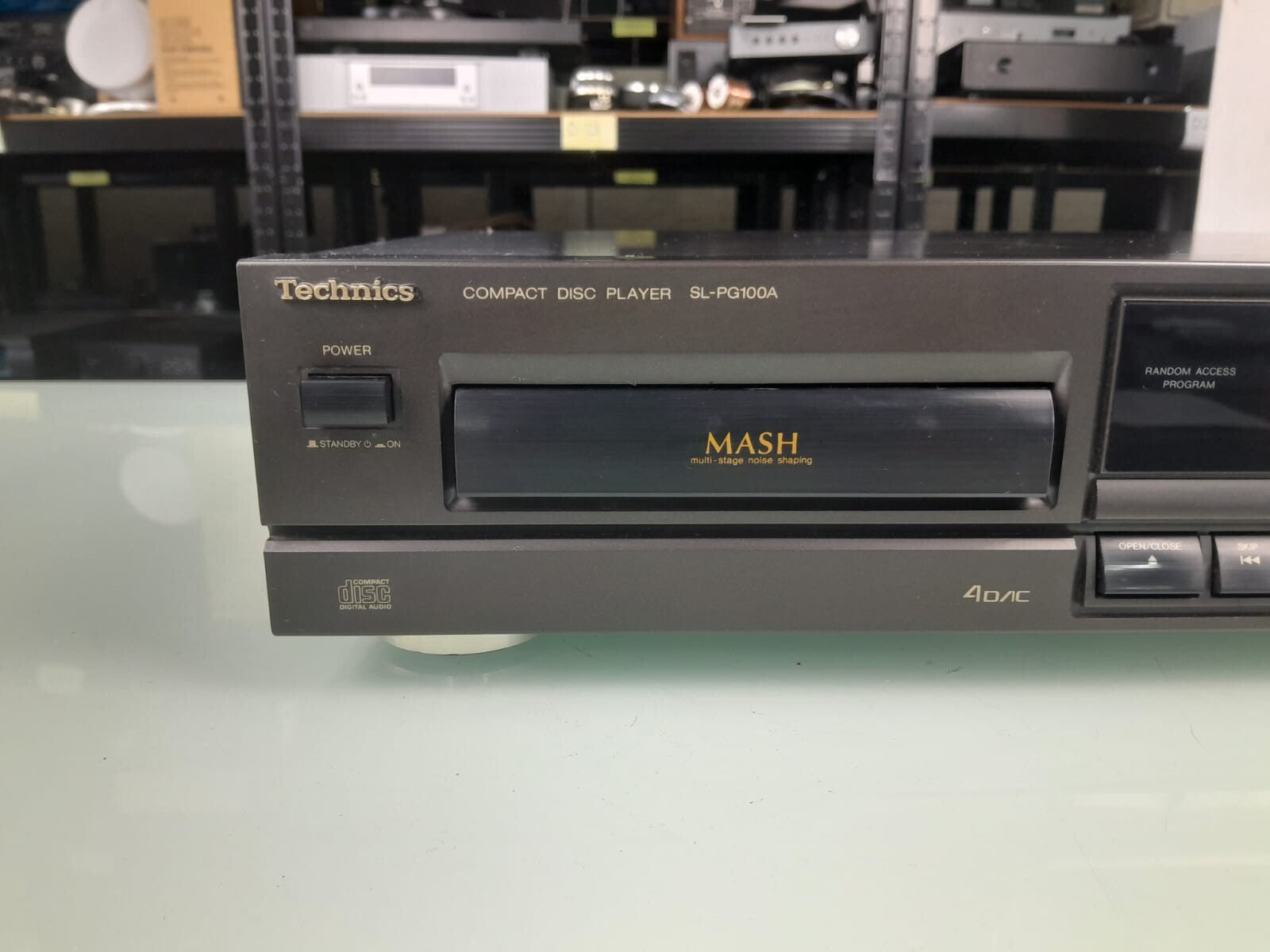 TECHNICS SL PG100A CD PLAYER