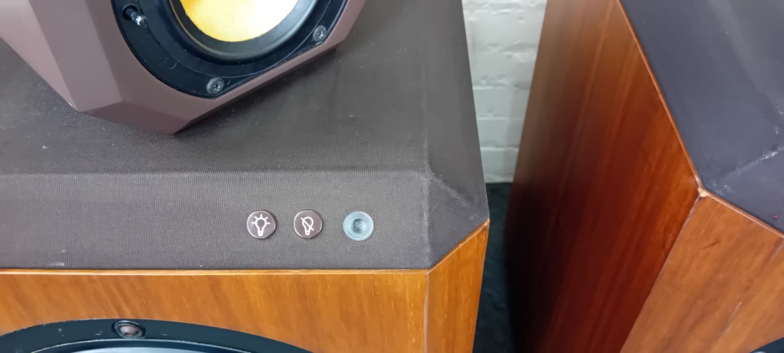 B&W BOWERS & WILKINS 801 SERIES 80 SPEAKERS