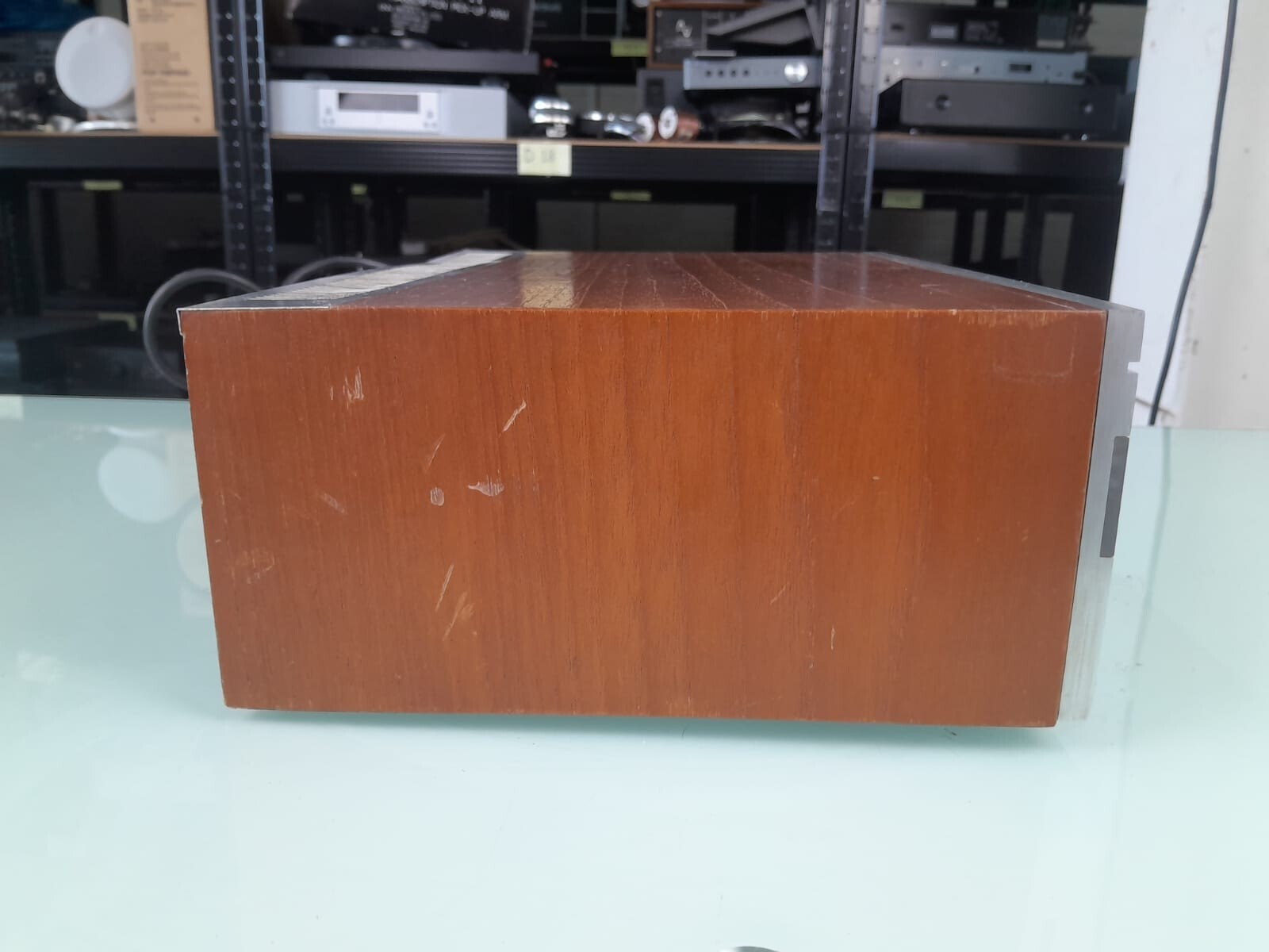 LEAK DELTA 70 AMPLIFIER