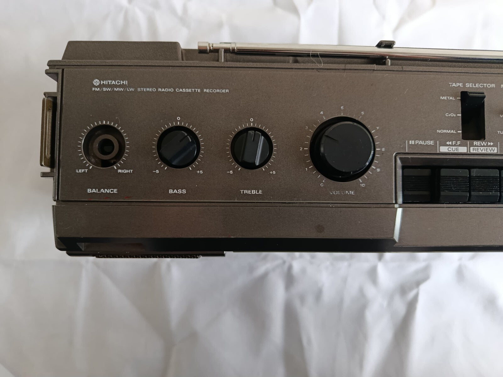 HITACHI TRK 8200E GHETTO BLASTER BOOM BOX FM AM STEREO CASSETTE RECORDER