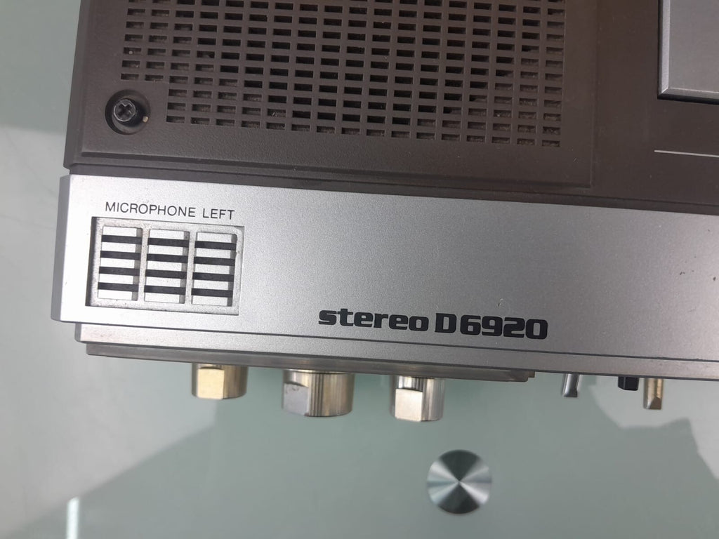 PHILIPS D 6920 PORTABLE STEREO CASSETTE RECORDER