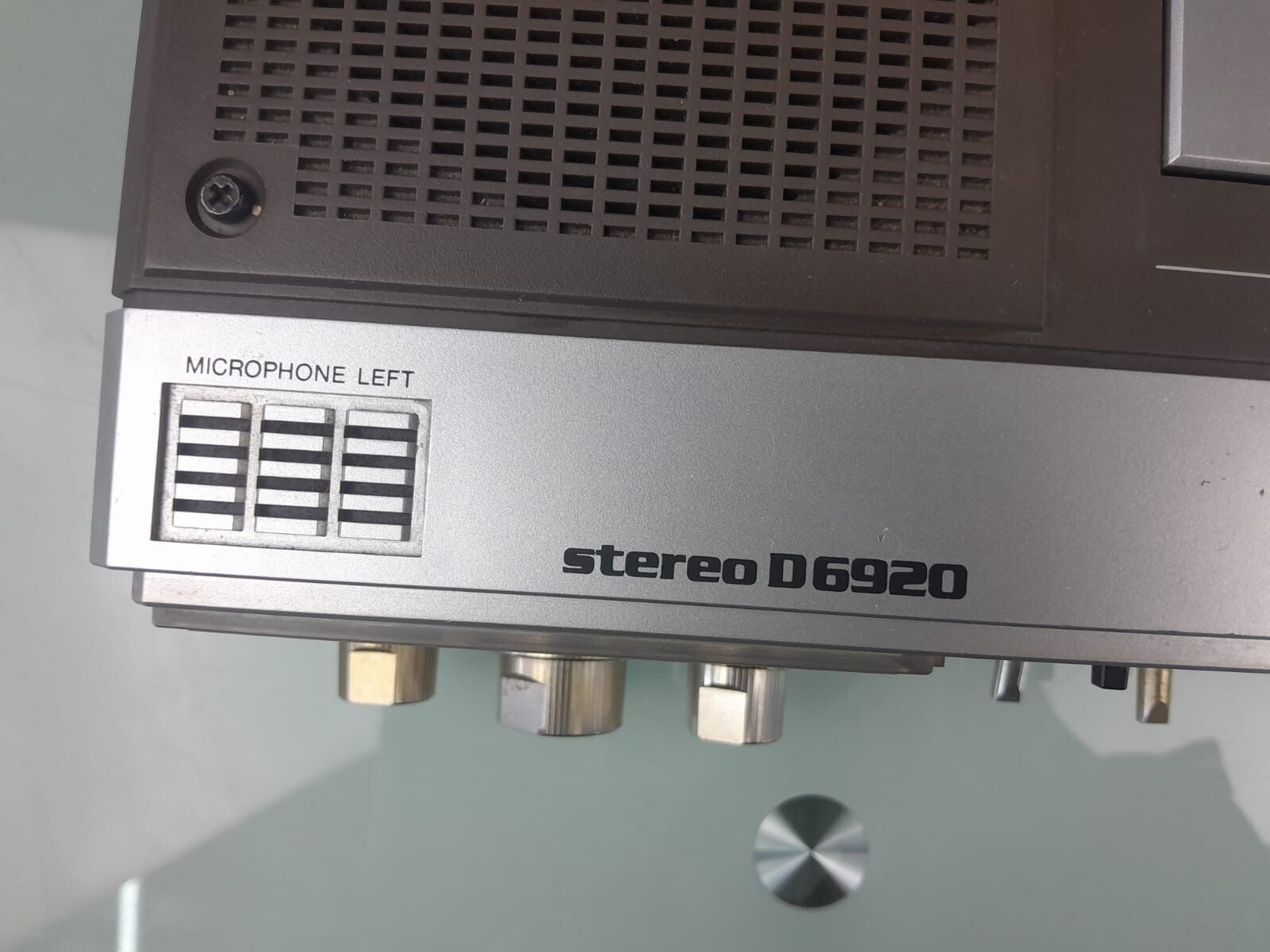 PHILIPS D 6920 PORTABLE STEREO CASSETTE RECORDER