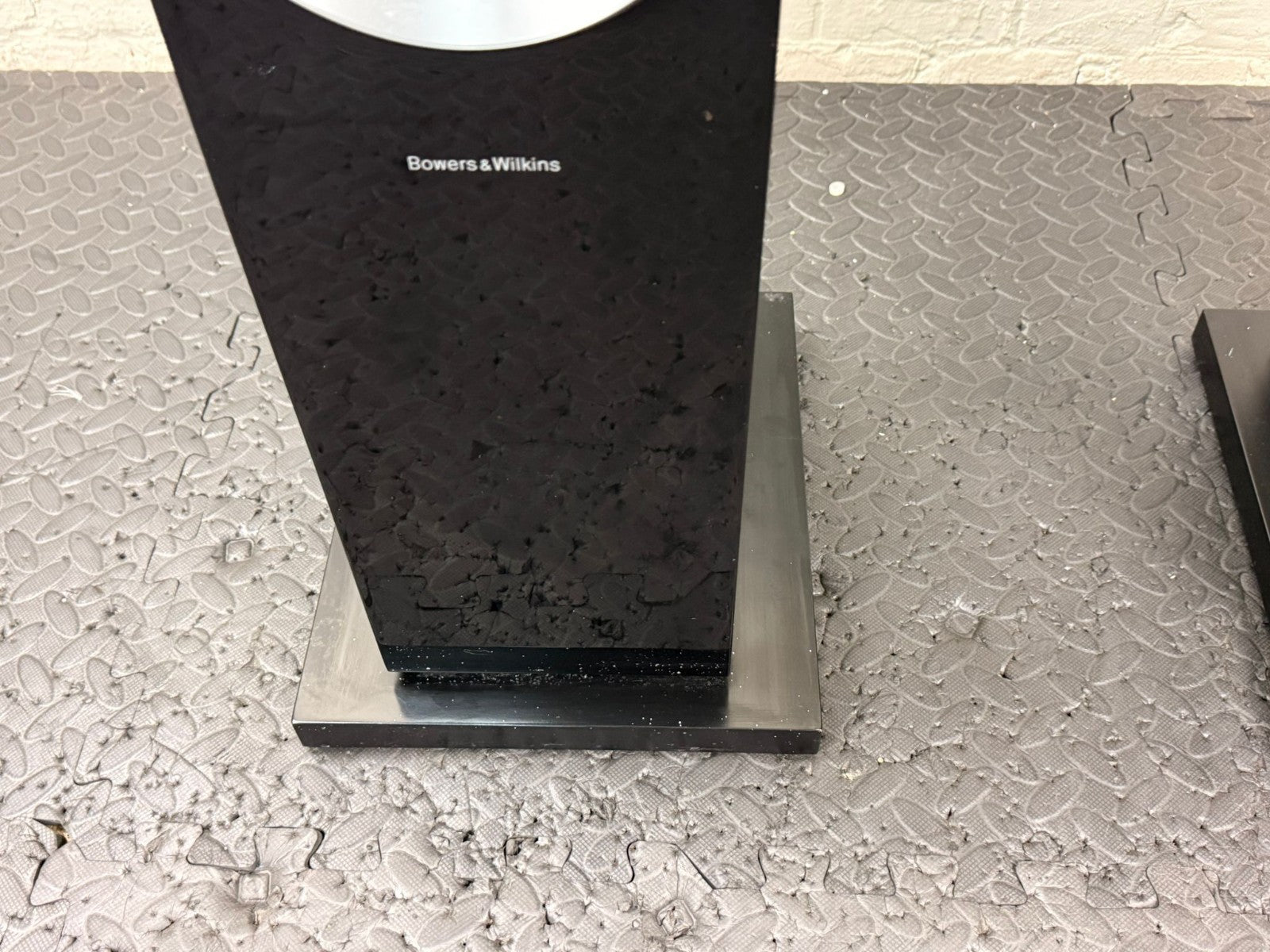 BOWERS & WILKINS B&W CM8 S2 FLOOR STANDING SPEAKERS
