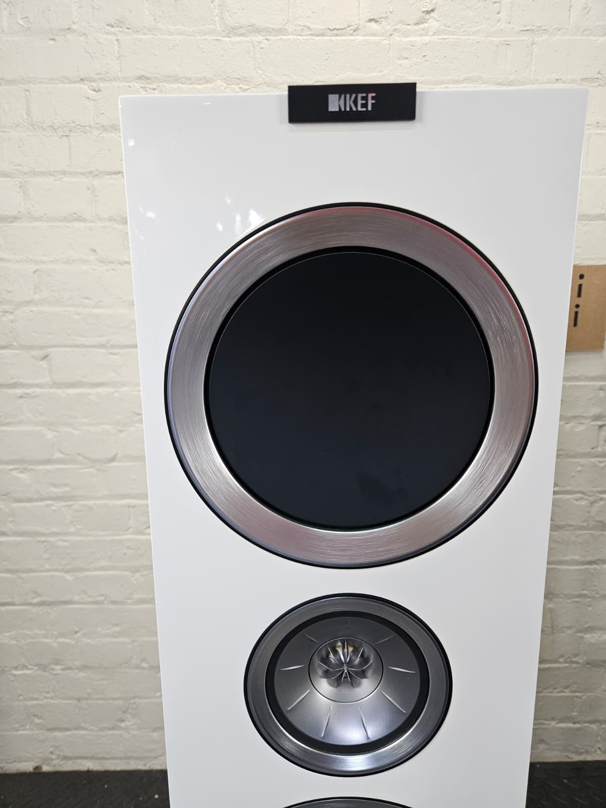 KEF R900 FLOOR STANDING SPEAKERS