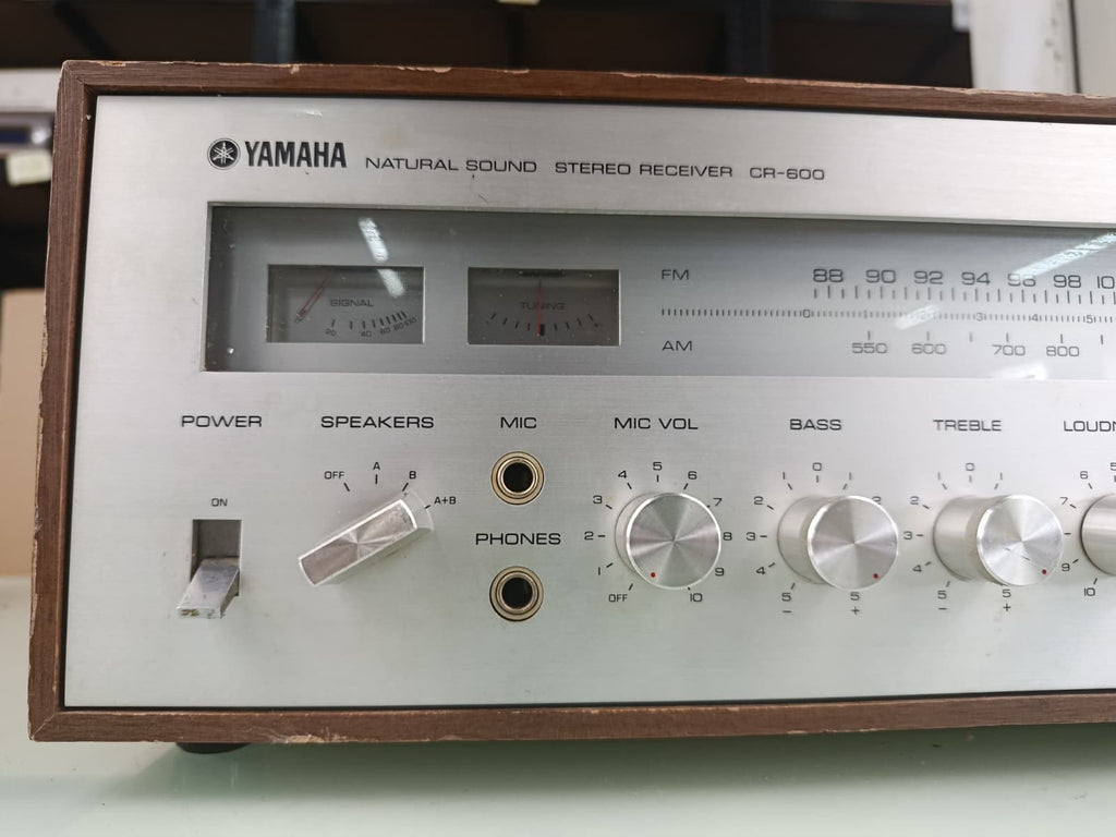 YAMAHA CR 600 NATURAL SOUND STEREO RECEIVER
