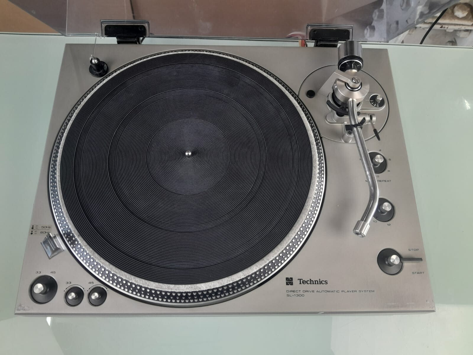 TECHNICS SL 1300 DIRECT DRIVE AUTOMATIC PLAYER SYSTEM TURNTABLE