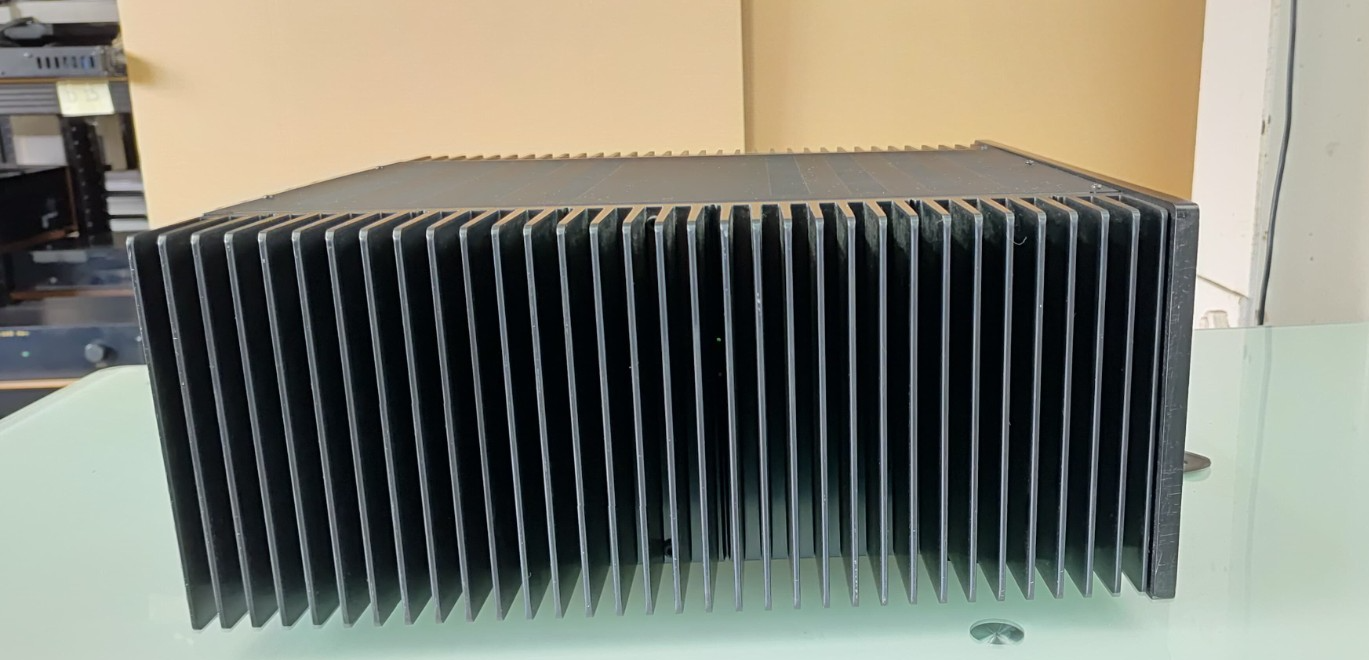 ATLANTIC TECHNOLOGY A 2000 SEVEN CHANNEL AMPLIFIER
