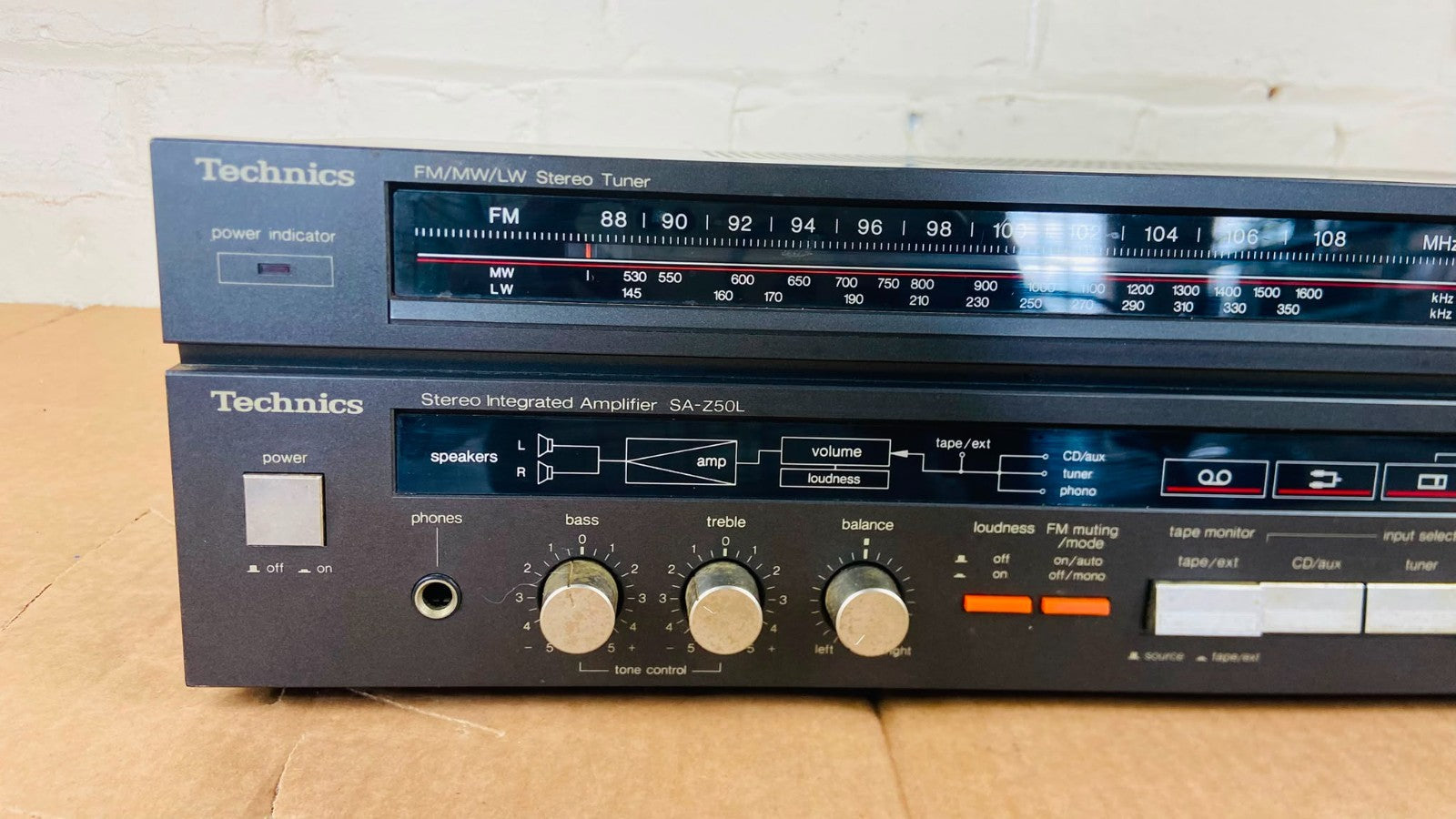 TECHNICS SA Z50L FM / MW / LW STEREO RECEIVER