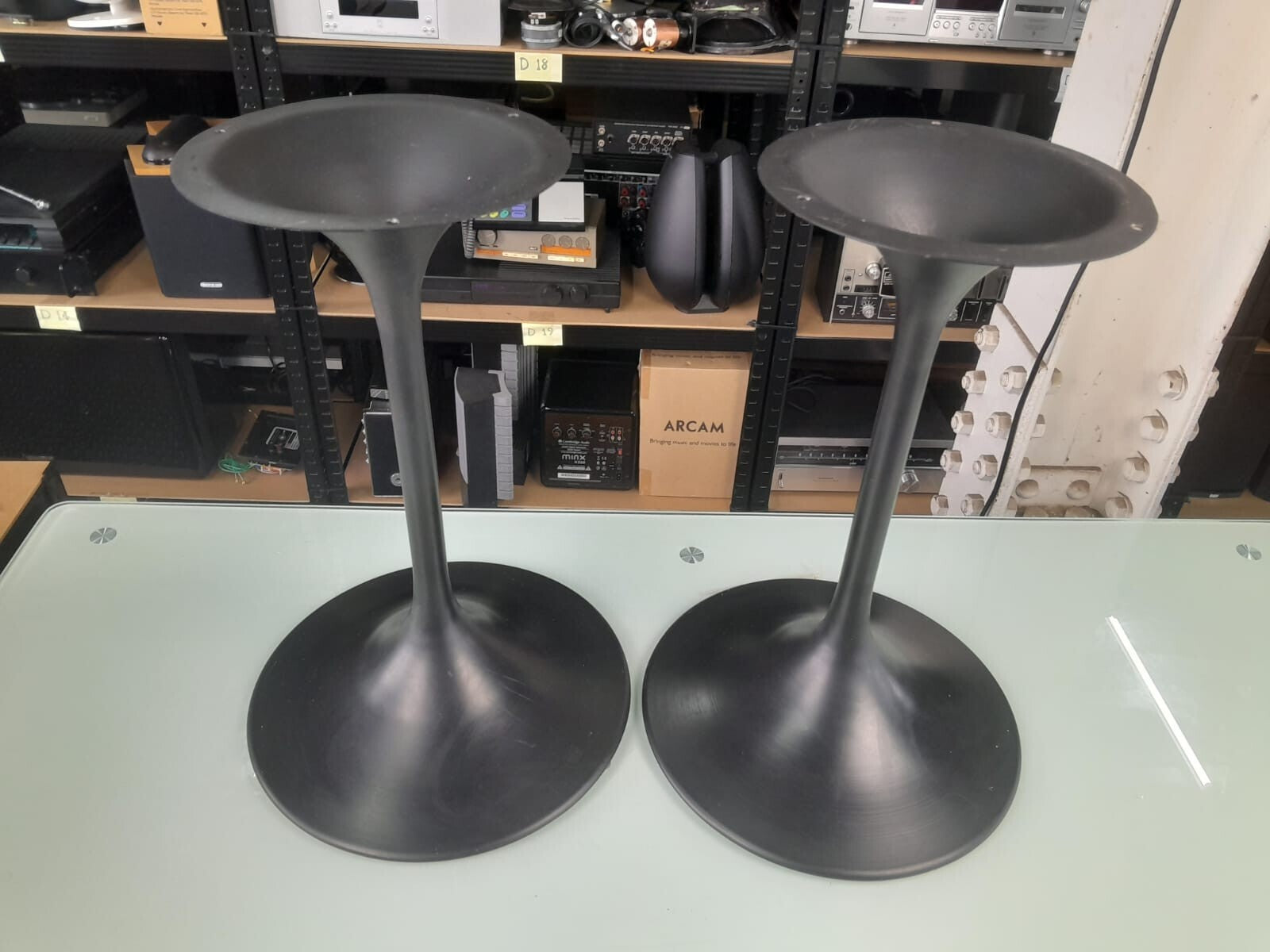 BOSE 901 TRUMPET FLOOR STANDS