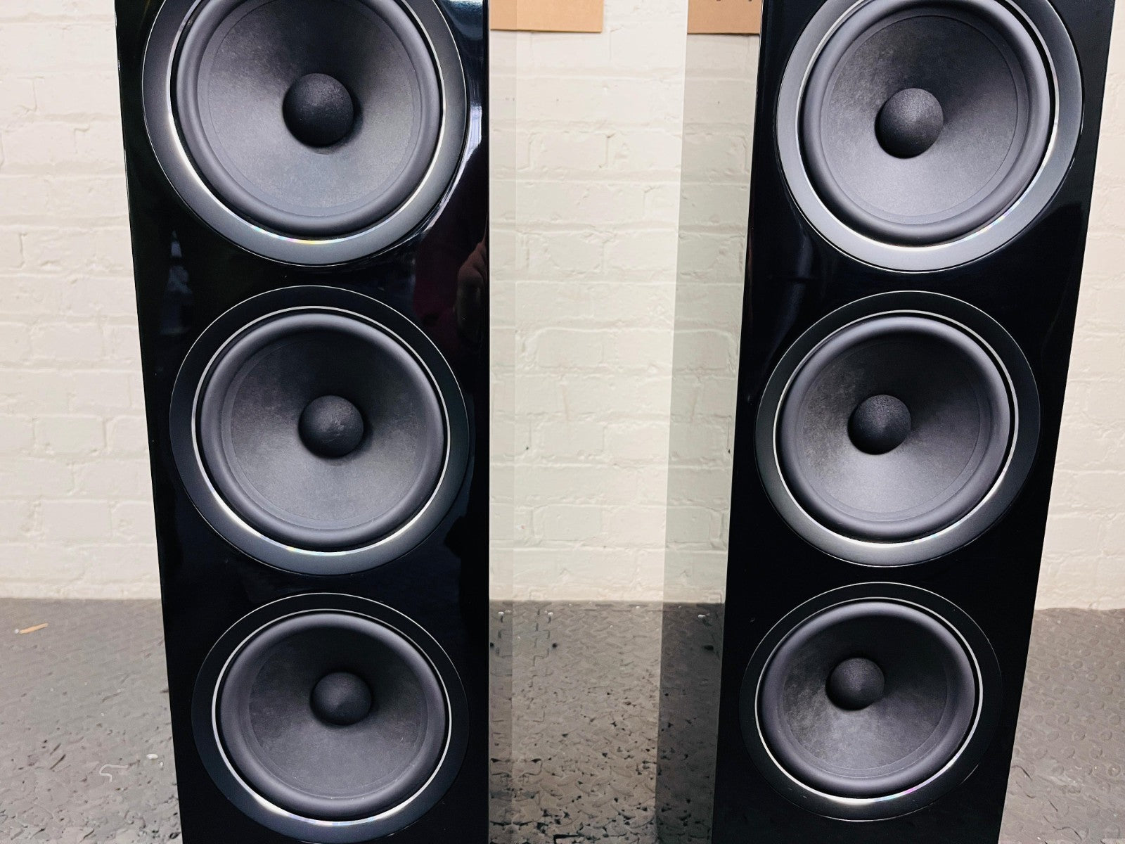 BOWERS & WILKINS B&W 702 S2 FLOOR STANDING SPEAKERS