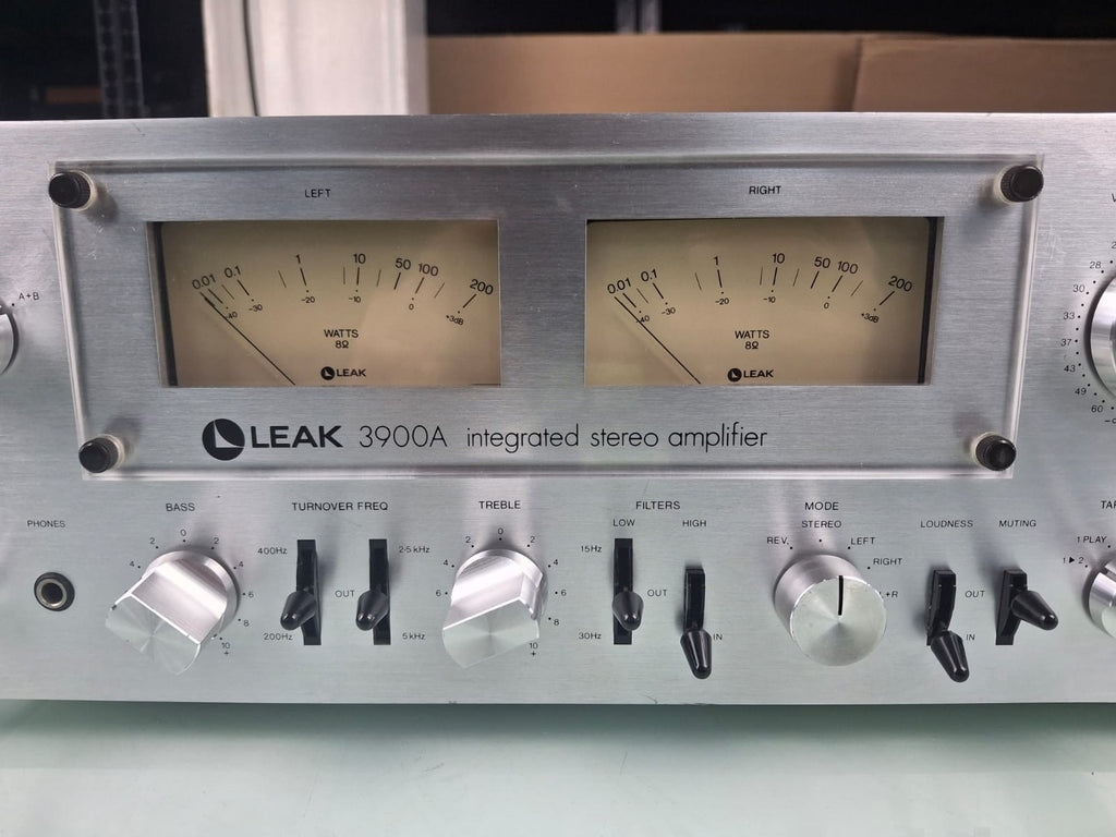 LEAK 3900A INTEGRATED STEREO AMPLIFIER