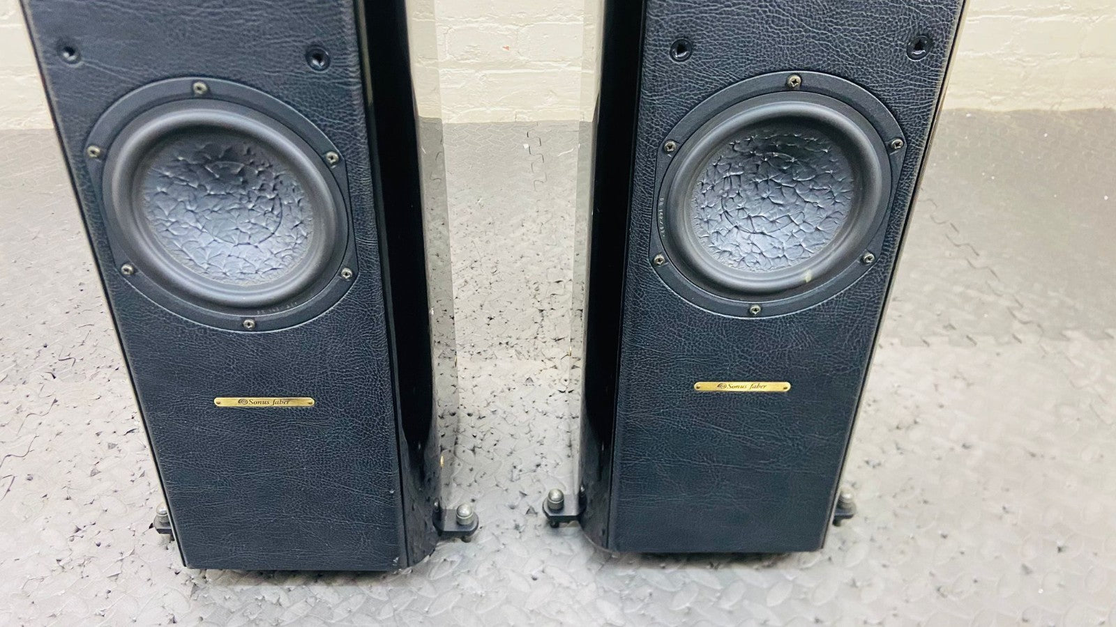 SONUS FABER CONCERTO GRAND PIANO FLOOR STANDING SPEAKERS