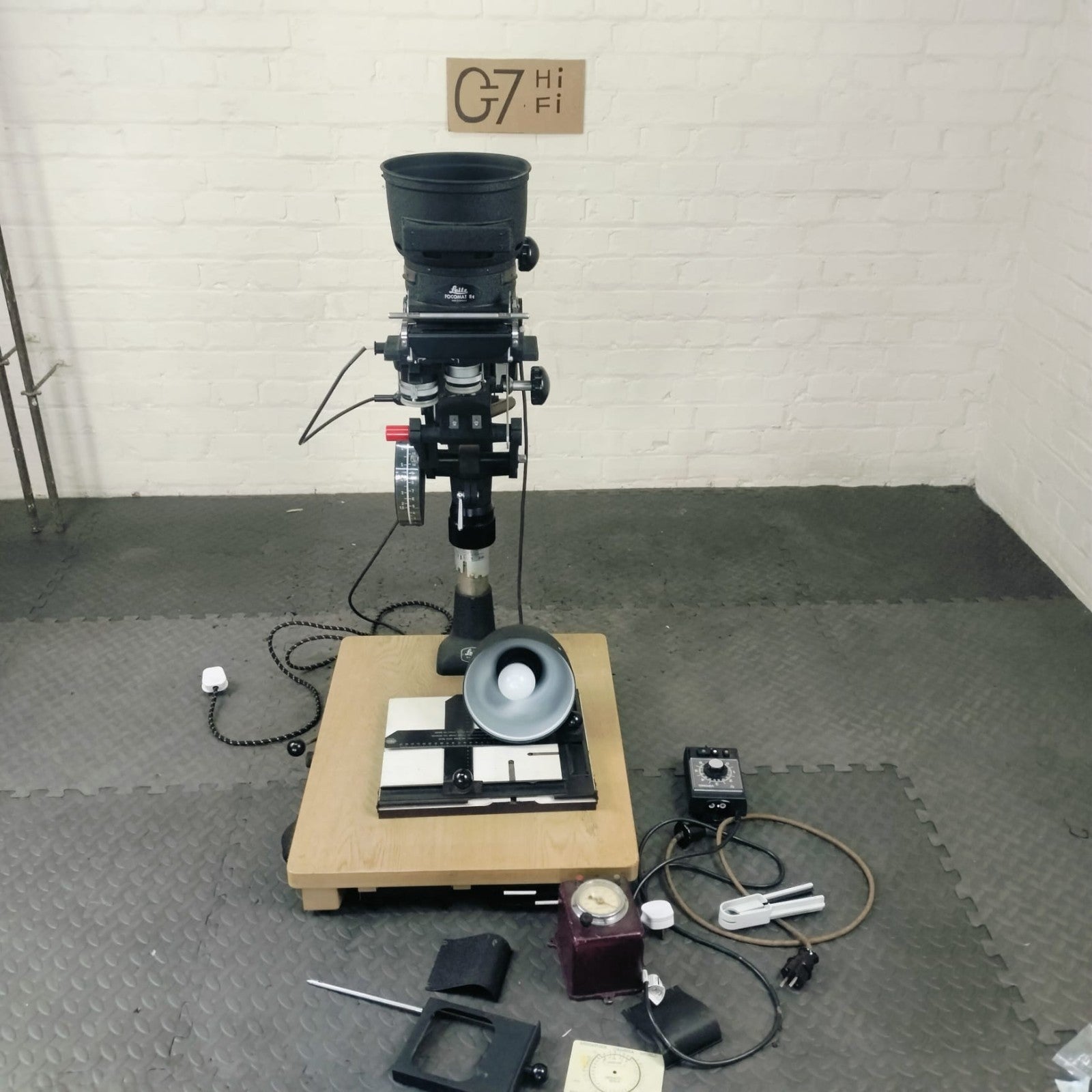 LEITZ FOCOMAT IIC DARKROOM ENLARGER LEICA PHOTOGRAPHY EQUIPMENT