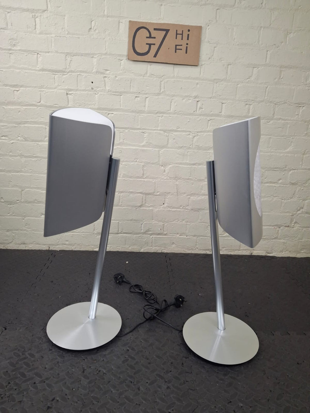 BANG & OLUFSEN BEOLAB 17 BROKEN ICE WHITE WITH FLOOR STANDS