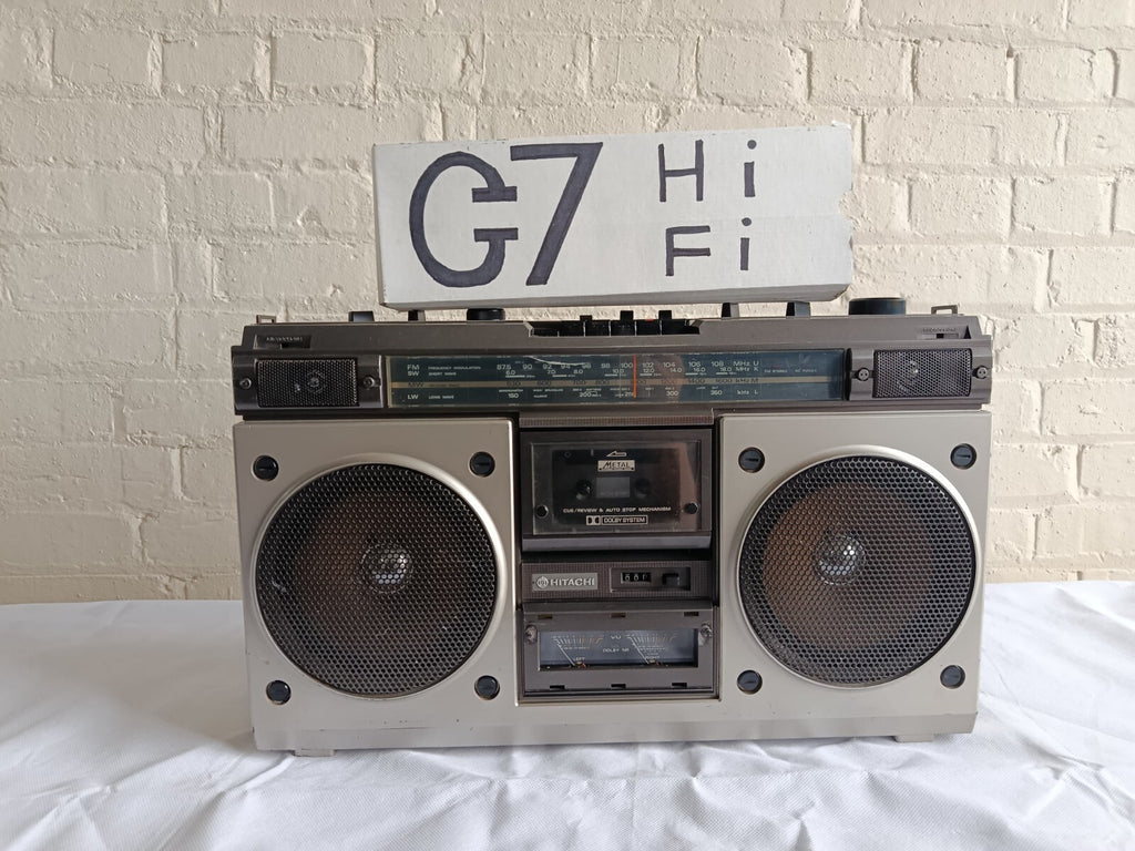 HITACHI TRK 8200E GHETTO BLASTER BOOM BOX FM AM STEREO CASSETTE RECORDER