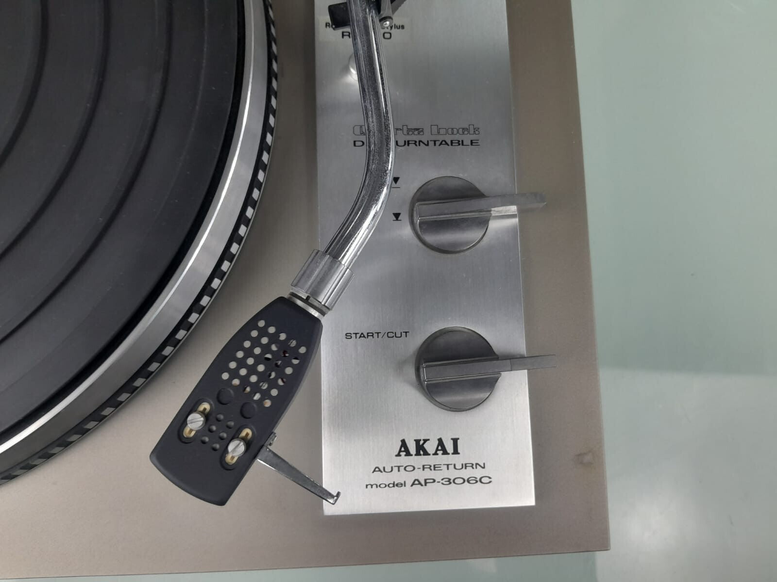 AKAI AP 306C DIRECT DRIVE AUTO RETURN TURNTABLE PC 100 STYLUS