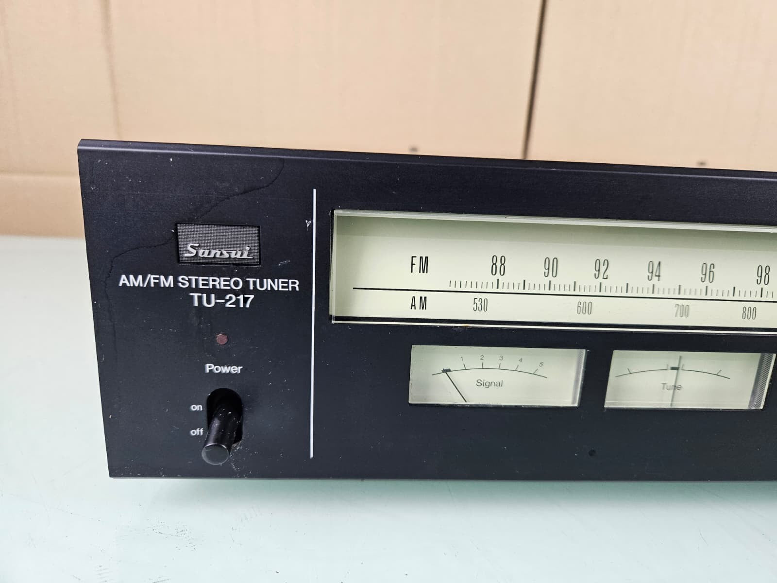 SANSUI TU 217 AM/FM STEREO TUNER