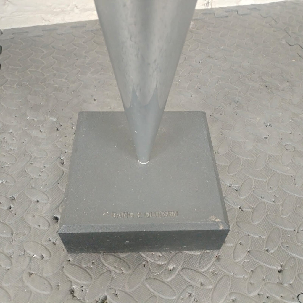 BANG & OLUFSEN B&O BEOLAB 8000 FLOOR STANDING SPEAKERS