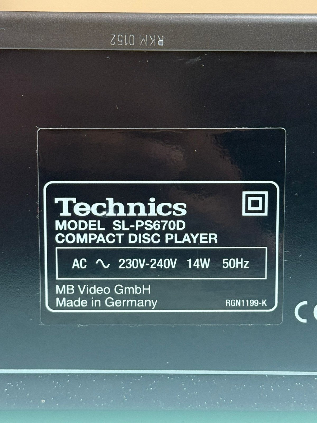 TECHNICS SL PS670D CD PLAYER WITH REMOTE