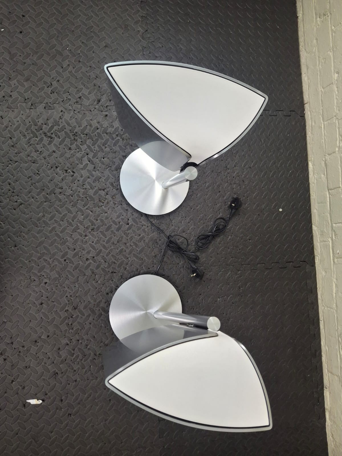 BANG & OLUFSEN BEOLAB 17 BROKEN ICE WHITE WITH FLOOR STANDS