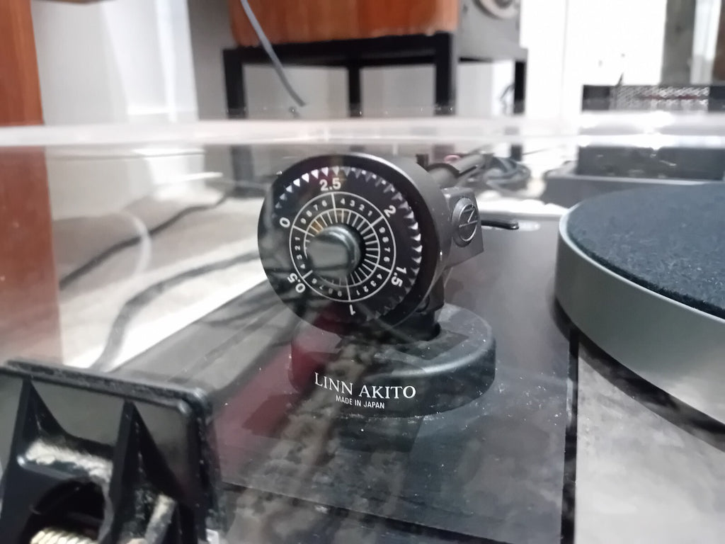 LINN SONDEK LP12 AKITO TONEARM ORTOFON MC RONDO