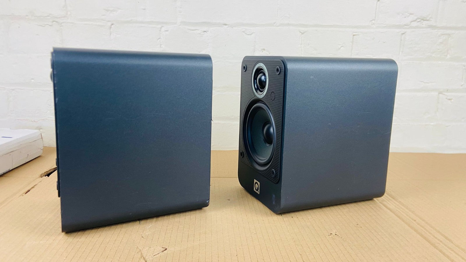 Q ACOUSTICS 2010i SPEAKERS