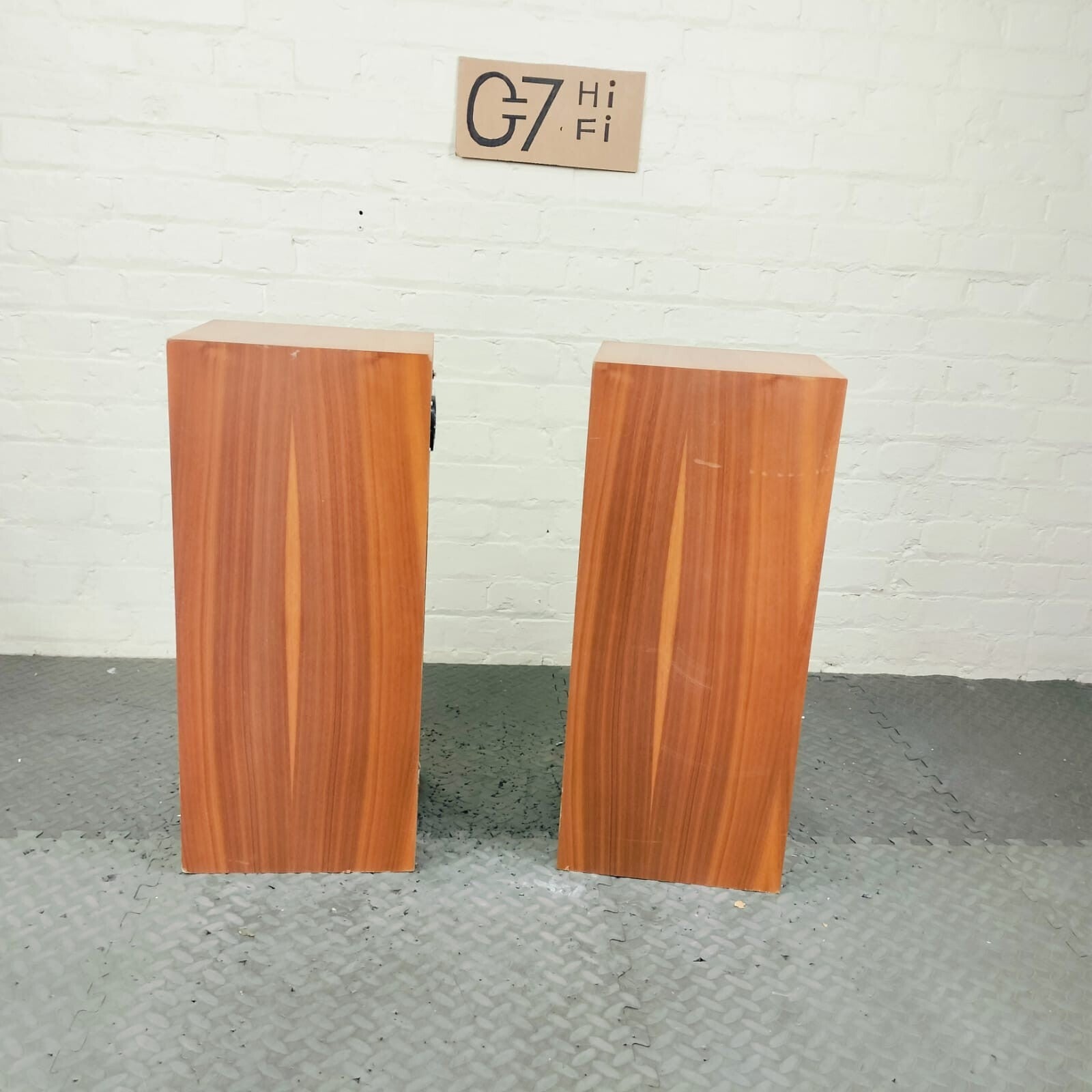 UNBRANDED SPEAKERS