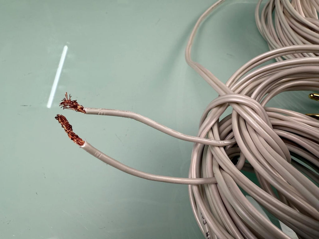 QED MICRO HIGH TECHNOLOGY SPEAKER CABLE