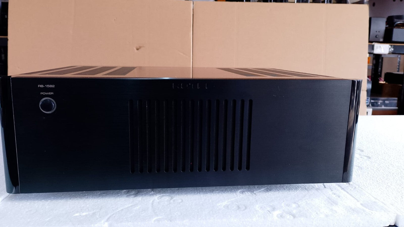 ROTEL RB 1582 STEREO POWER AMPLIFIER
