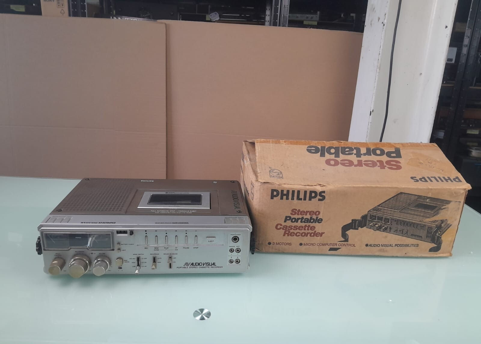 PHILIPS D 6920 PORTABLE STEREO CASSETTE RECORDER