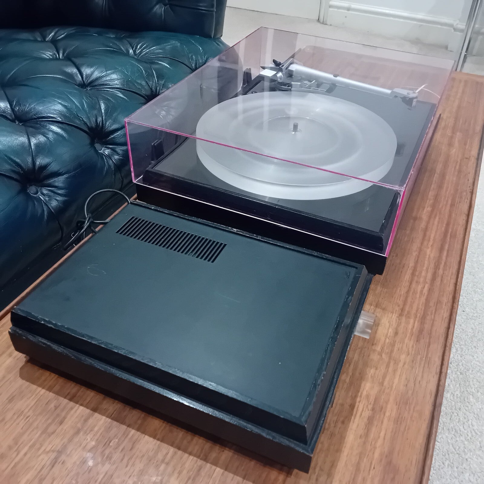 PINK TRIANGLE ANNIVERSARY TURNTABLE SME SERIES IV 4 TONEARM ORTOFON MC VIVO