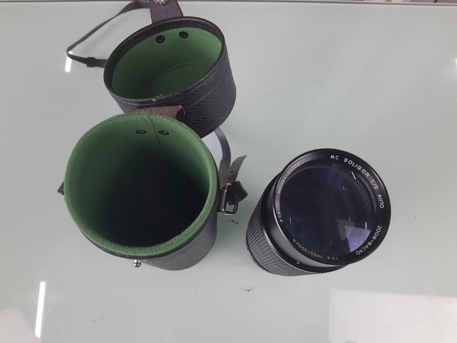 SOLIGOR ZOOM + MACRO 80 - 300MM F/ 5.6 MC C/D AUTO CAMERA LENS