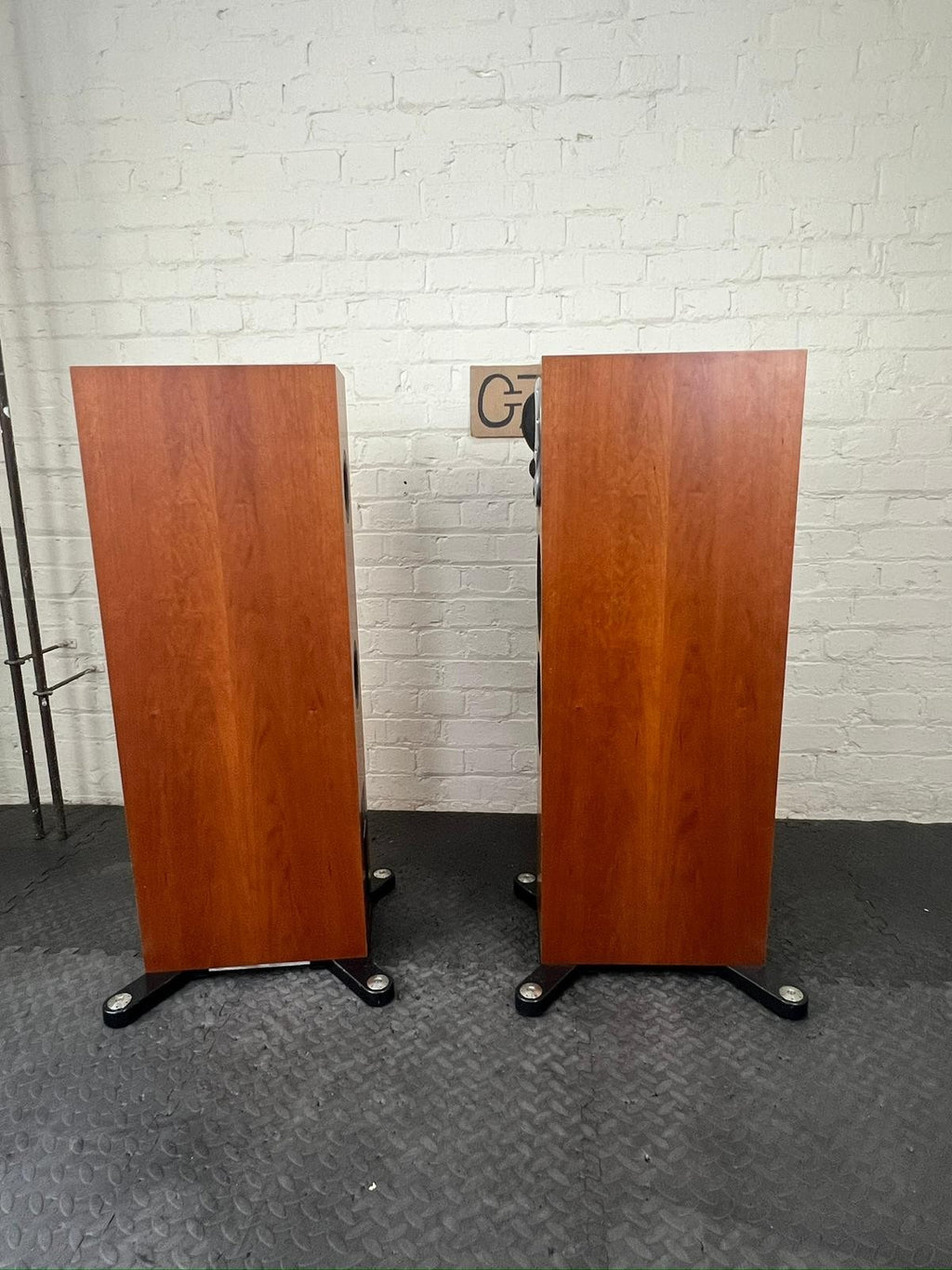 LINN AKURATE 242 FLOOR STANDING SPEAKERS