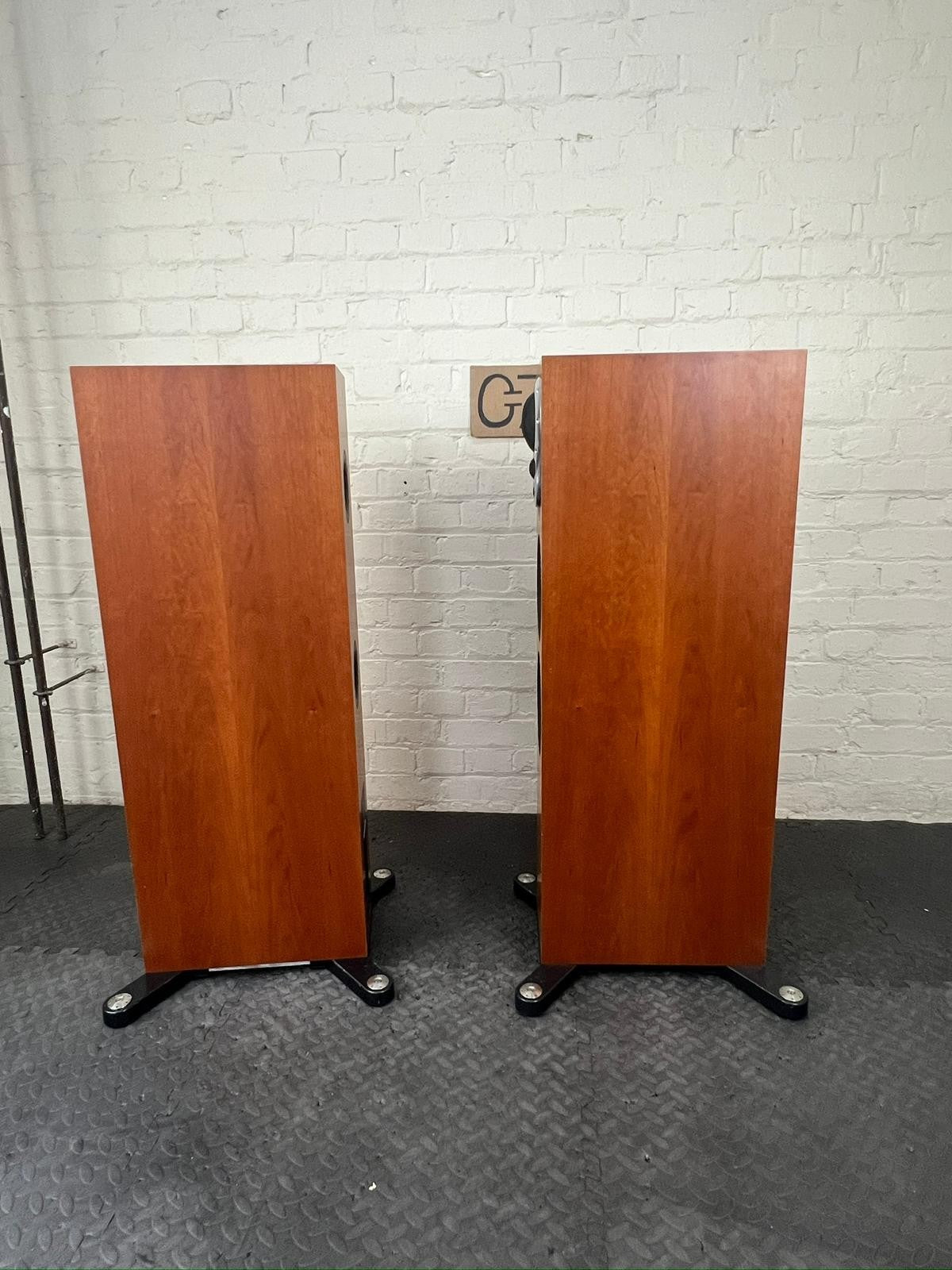 LINN AKURATE 242 FLOOR STANDING SPEAKERS