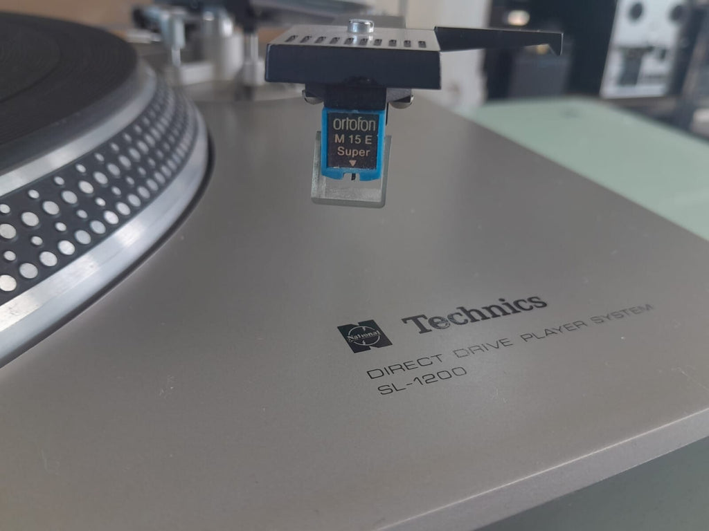 TECHNICS SL 1200 DIRECT DRIVE TURNTABLE ORTOFON M 15 E SUPER
