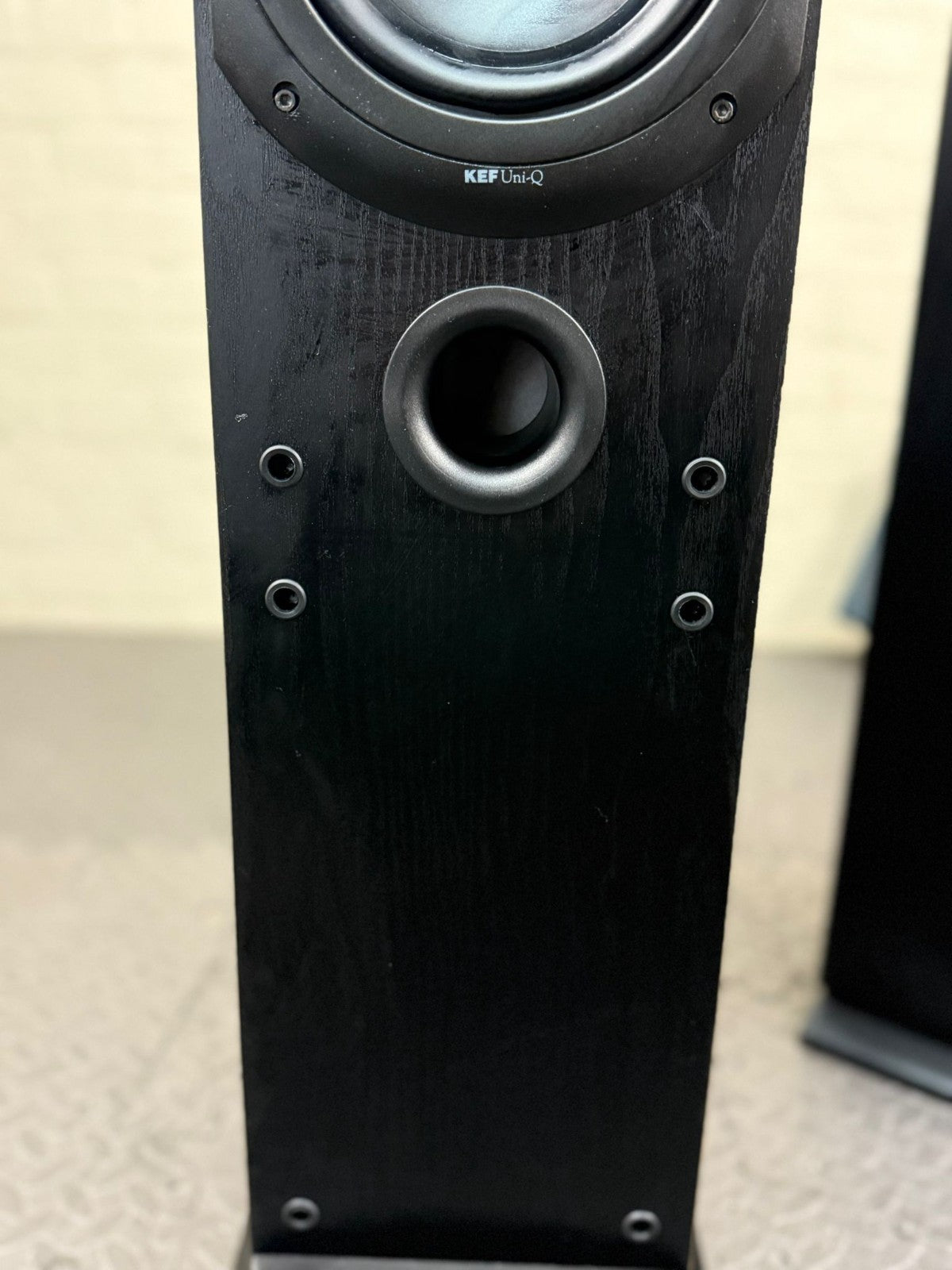KEF Q30 FLOOR STANDING SPEAKERS
