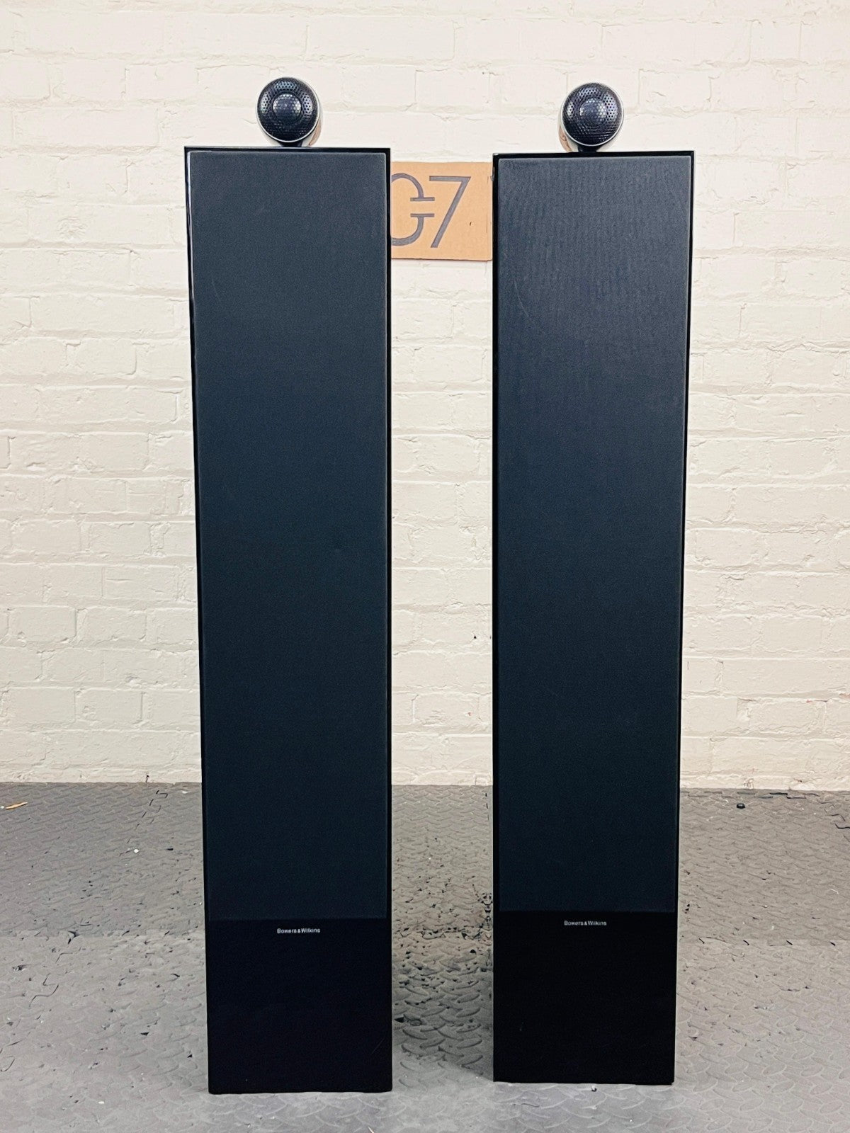BOWERS & WILKINS B&W 702 S2 FLOOR STANDING SPEAKERS