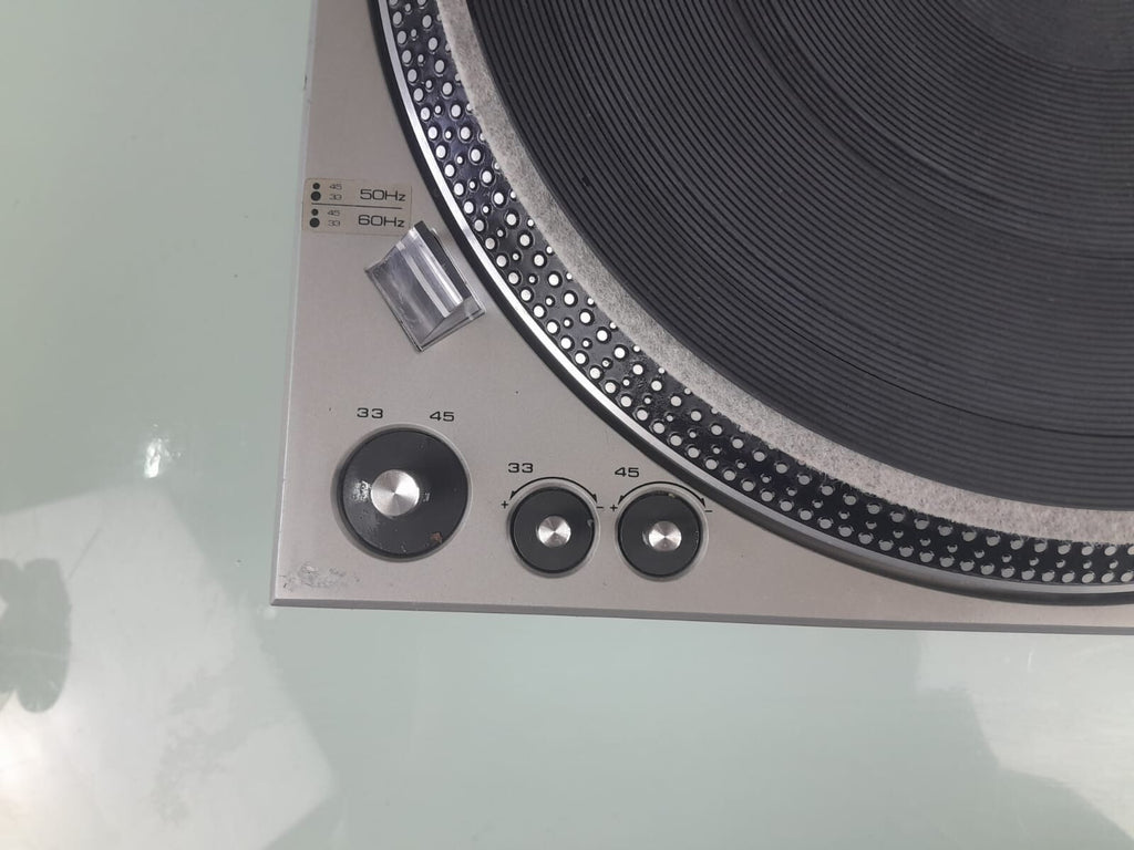 TECHNICS SL 1300 DIRECT DRIVE AUTOMATIC PLAYER SYSTEM TURNTABLE