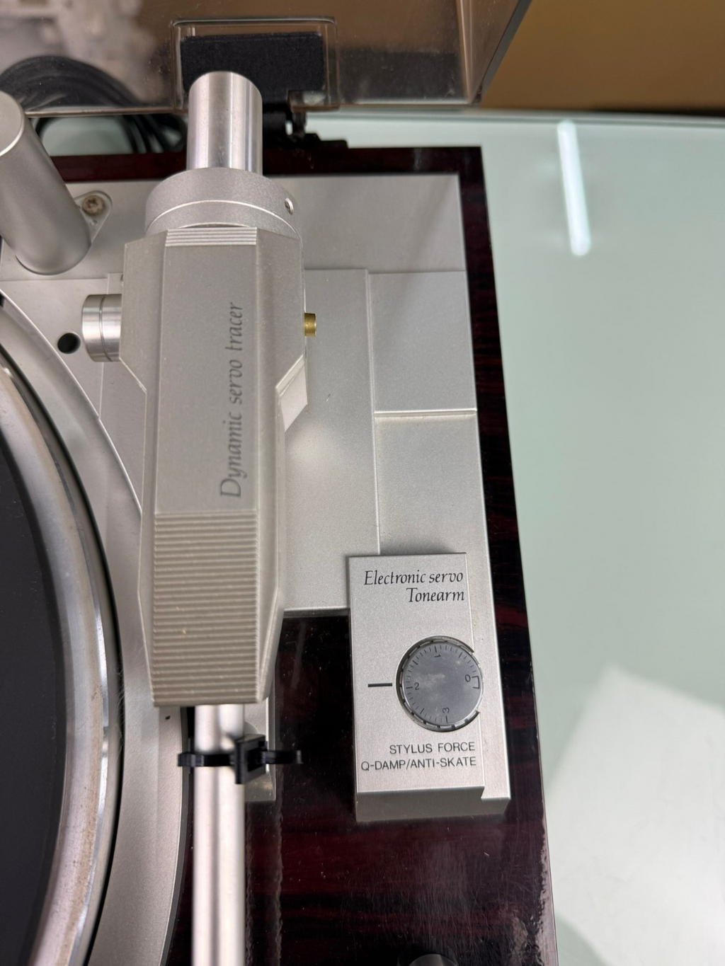 DENON DP 47F TURNTABLE DYNAMIC SERVO TRACER TONEARM