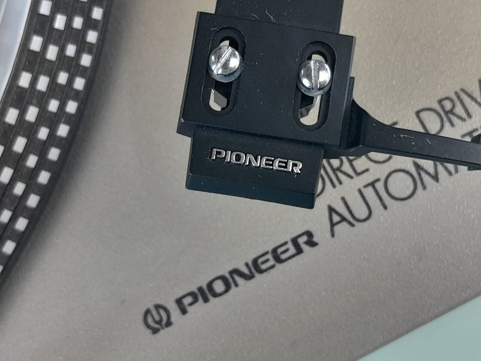 PIONEER PL 518 DIRECT DRIVE STEREO TURNTABLE WITH ADC 10E MK IV CARTRIDGE