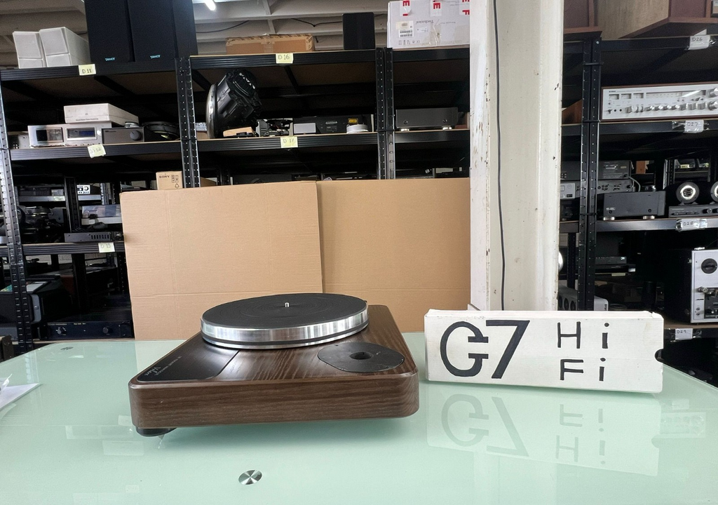 DR. FEICKERT ANALOGUE VOLARE TURNTABLE