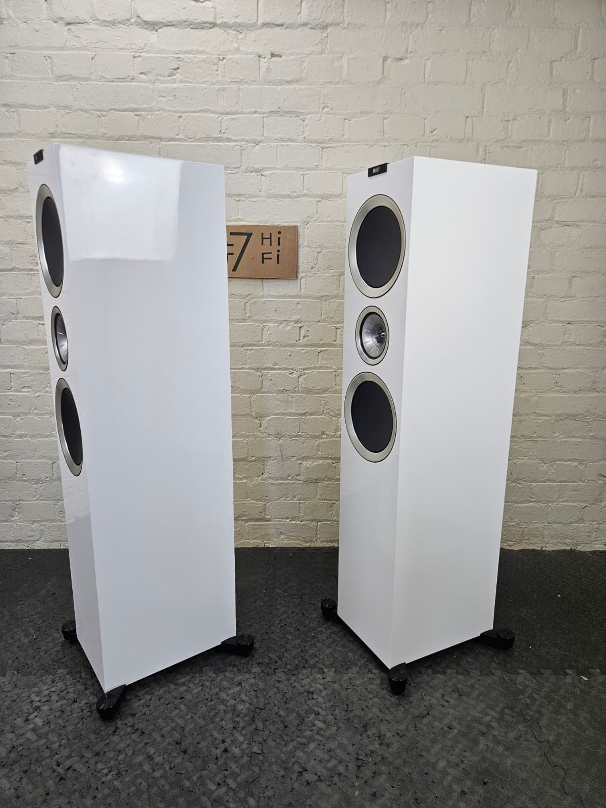 KEF R900 FLOOR STANDING SPEAKERS