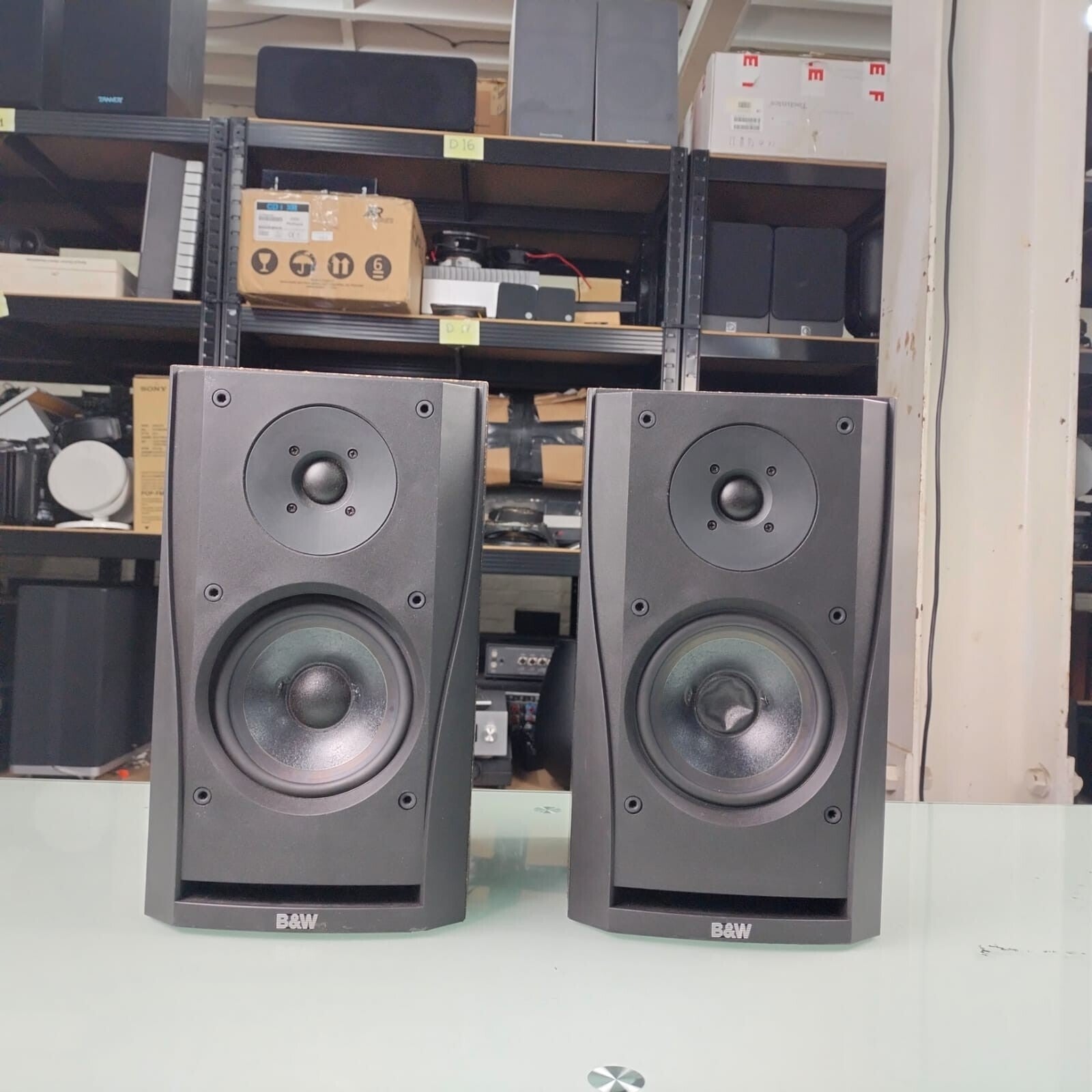 BOWERS & WILKINS B&W SPEAKERS